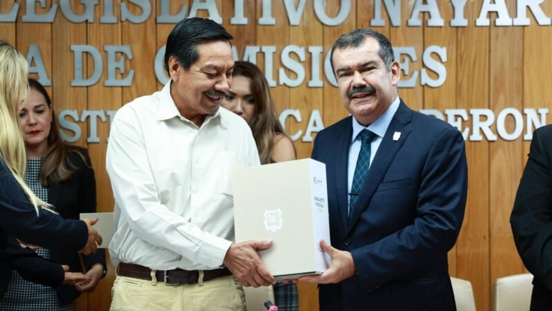 Recibe el Poder Legislativo el Paquete Económico para el 2026