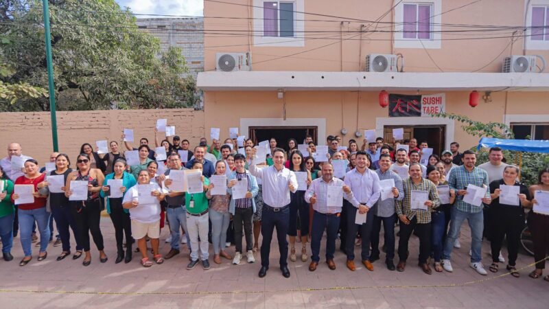 Héctor Santana llama a predicar con el ejemplo e invita a trabajadores municipales a ponerse al corriente en sus pagos