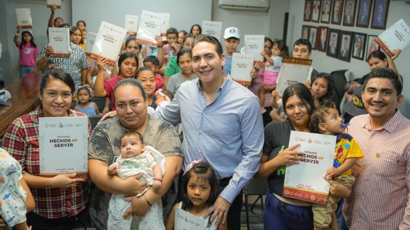Gobierno de Bahía de Banderas garantiza el derecho a la identidad con entrega de actas extemporáneas