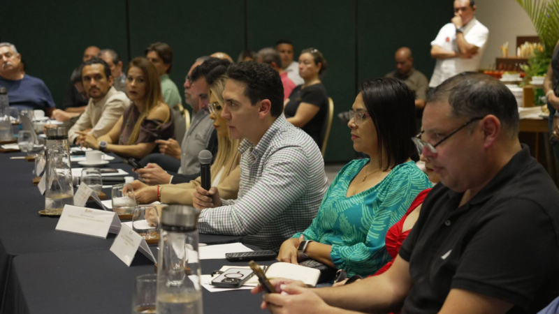 Héctor Santana reafirma compromiso con la seguridad en Bahía de Banderas