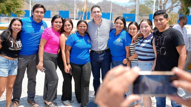 nauguran nuevo estacionamiento en la Universidad Autónoma de Nayarit, campus Valle de Banderas