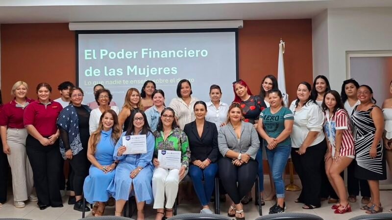 Gobierno municipal capacita a mujeres de Bahía de Banderas para fortalecer su autonomía financiera