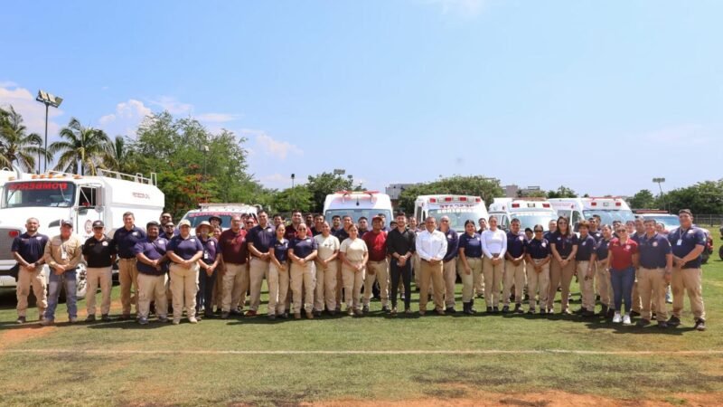 Israel Santillán refrenda respaldo a Protección Civil y Bomberos de Bahía de Banderas