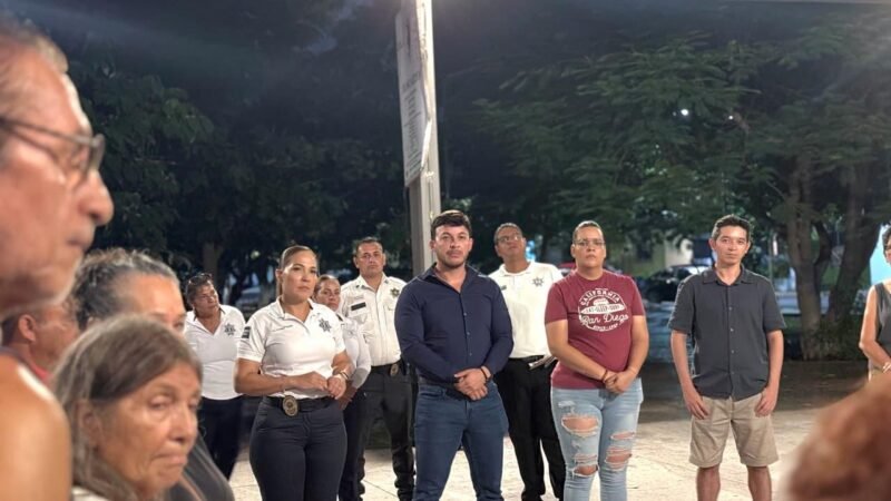 Con diálogo y cercanía, Israel Santillán atiende a vecinos de Valle Dorado