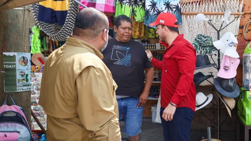 Israel Santillán supervisa en territorio afectaciones por las lluvias presentadas en Bahía de Banderas